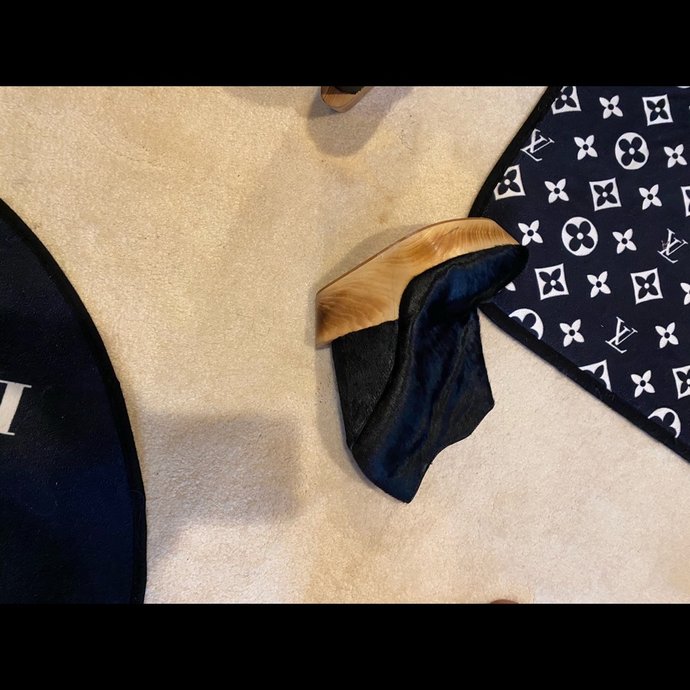 Shoes - Picture 6 of 10